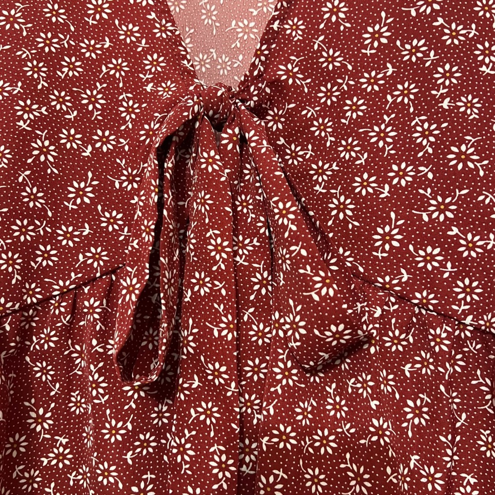 Floral Top Burgundy Red White Peplum Blouse Bow Tie Short Sleeve‎  Women's Sz L - Picture 2 of 10